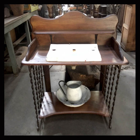 I.3421    MUEBLE VANITORIO DE MADERA, FIERRO Y BRONCE