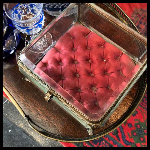 II.1630 JOYERO DE BRONCE Y CRISTAL