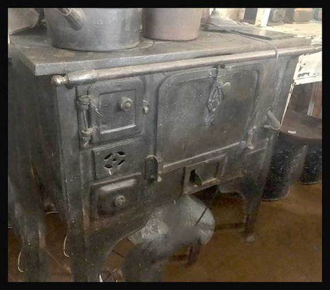 II.1948 COCINA A LEÑA