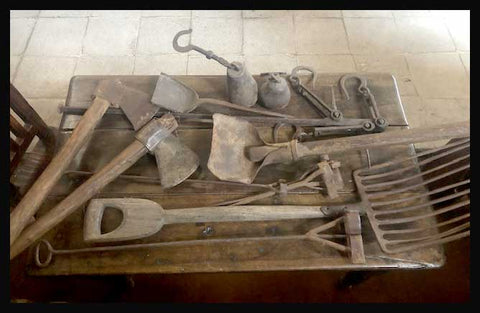 II.1950 HERRAMIENTAS DE CAMPO