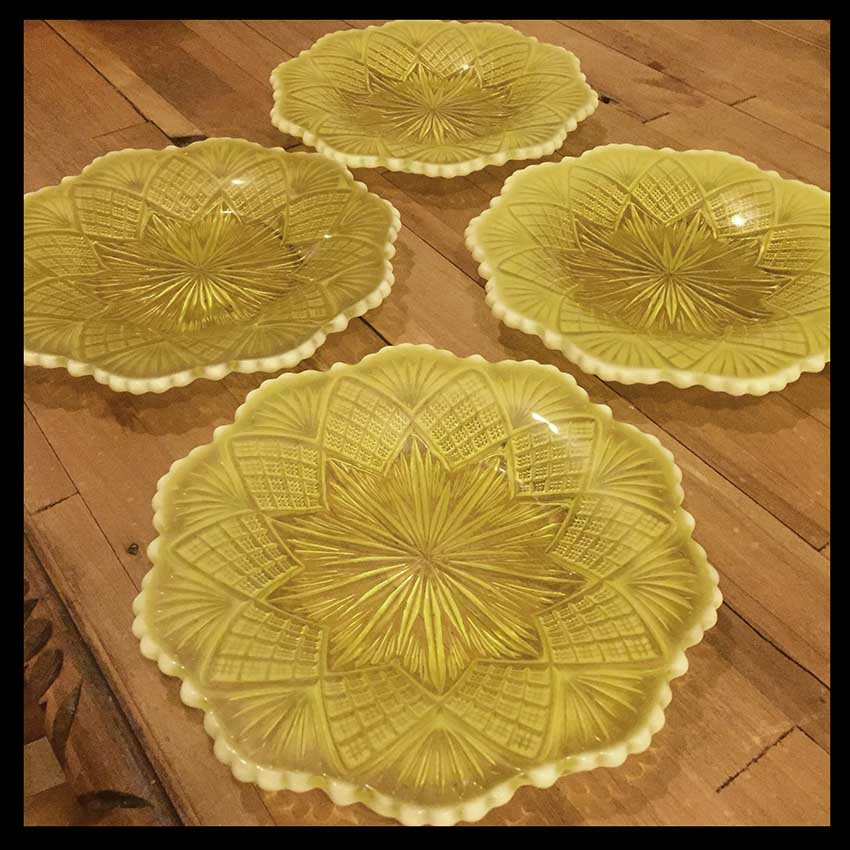 II.653 PLATILLOS DE VIDRIO