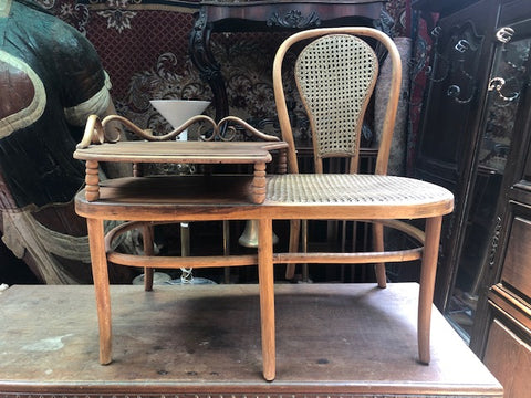 I.1420 MUEBLE THONET MESITA MÁS SILLA