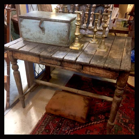 I.612 MESA RÚSTICA CON CAJÓN