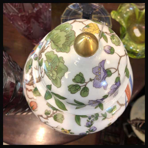 II.1961 JARRÓN CON TAPA CHINO