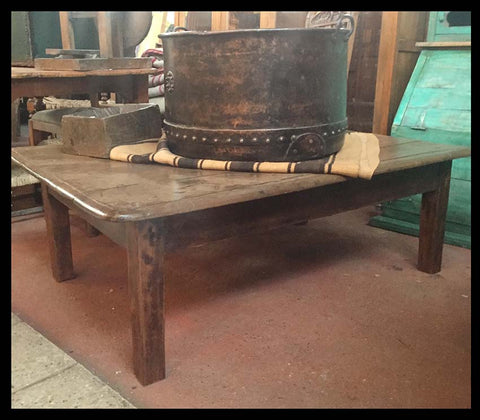 I.387 MESA DE CENTRO DE MADERA