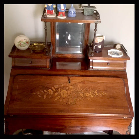 I.593 SECRETAIRE CON MARQUETERÍA