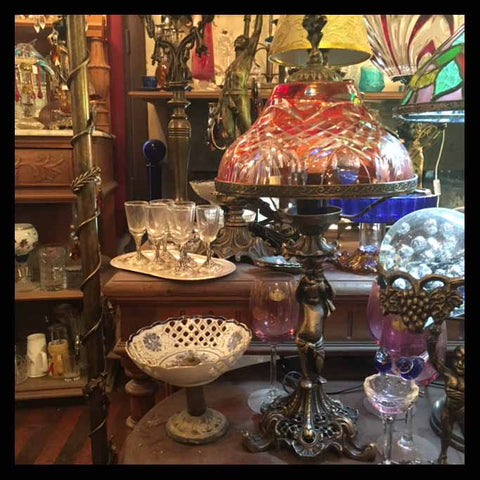 II.979 LÁMPARA DE BRONCE Y CRISTAL BOHEMIA