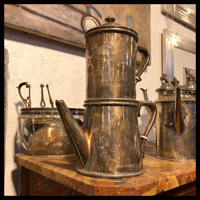 II.1641 TETERAS DE PLAQUÉ Y BRONCE