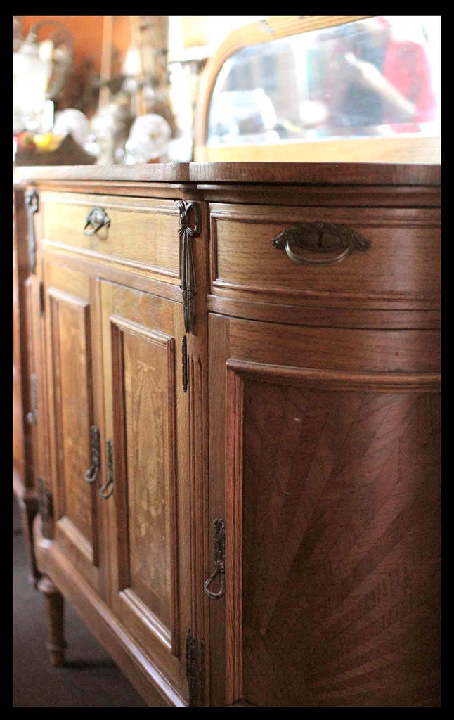 I.155 MUEBLE BUFFET DE ROBLE AMERICANO