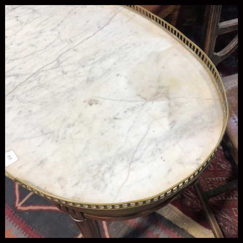 I.1098 MESITA DE MÁRMOL