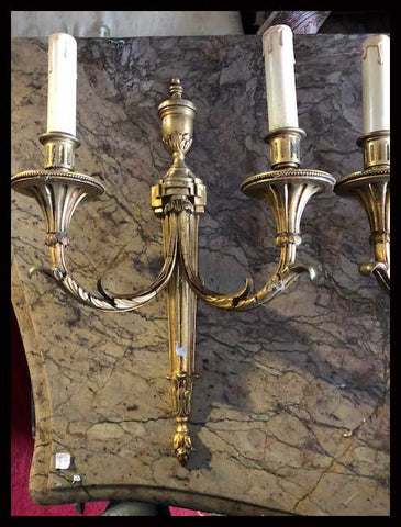 II.1647 CUATRO APLIQUÉS DE BRONCE MACIZO DOBLES