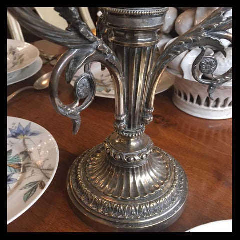 II.985 CANDELABROS DE BRONCE PLATEADO