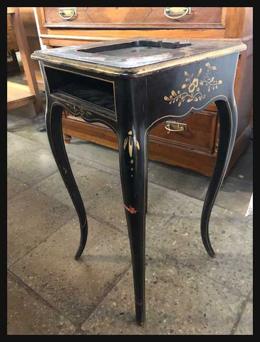 I.1712 MESITA PEQUEÑA CHINA