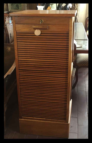 I.399 MUEBLE FICHERO DE CORTINA