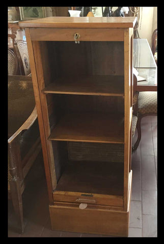 I.399 MUEBLE FICHERO DE CORTINA