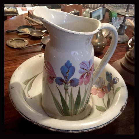 II.997 JUEGO VANITORIO ENLOZADO