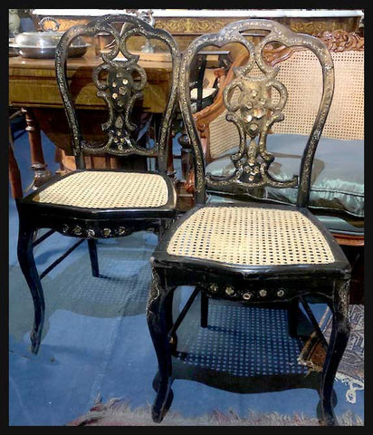 I.1741 PAR DE SILLAS CON INCRUSTACIONES