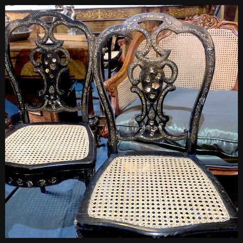 I.1741 PAR DE SILLAS CON INCRUSTACIONES