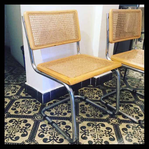 I.626 PAR DE SILLAS CANTILEVER