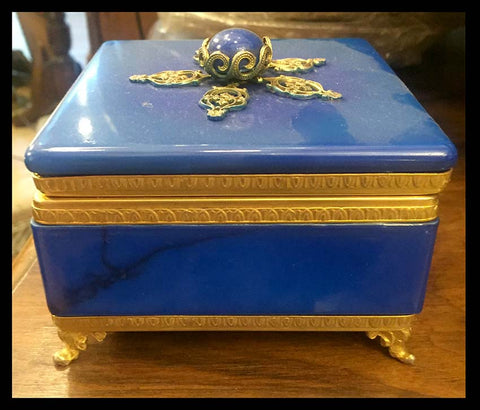 II.692 JOYERO DE OPALINA