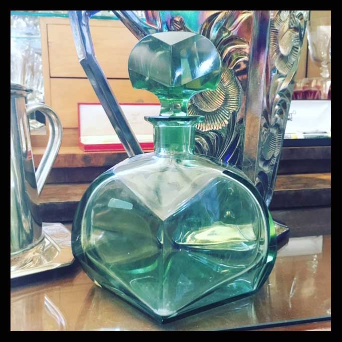 II.1009 LICORERO CRISTAL VERDE