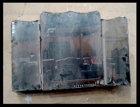 I.444 BOTIQUÍN CON ESPEJO TRÍPTICO