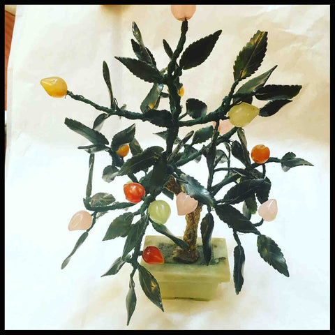 II.1011 ARBOLITO FRUTAL DE PIEDRA DURA