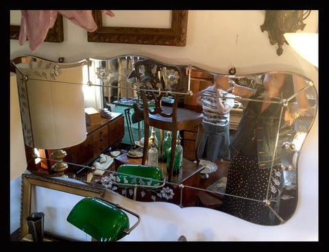 II.1038 ESPEJO DE FLORES TALLADAS