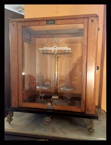 II.1035 BALANZA DE LABORATORIO