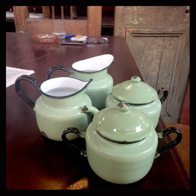 II.1043 JUEGO ENLOZADO