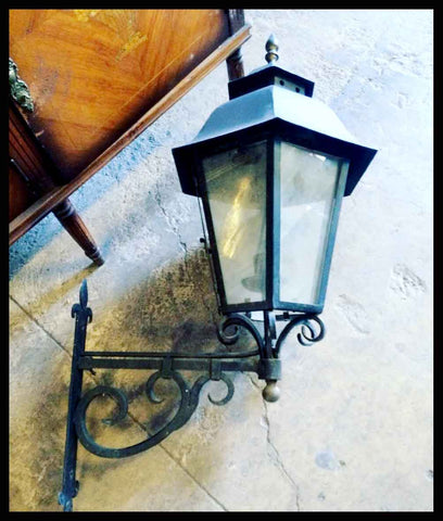 II.1053 FAROL DE MURO