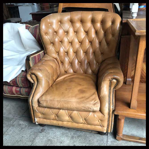 I.1129 SILLÓN DE CUERO CHESTERFIELD