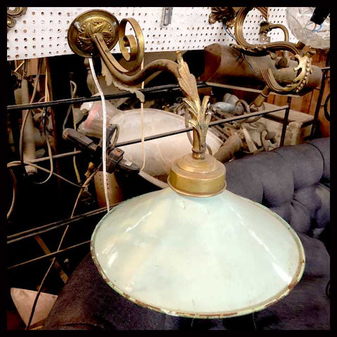 II.1671 LÁMPARA DE BRONCE PANTALLA ENLOZADA