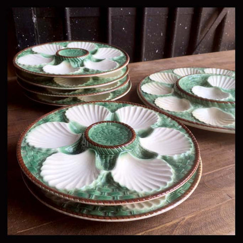 II.1069 FUENTE Y 12 PLATOS PARA OSTIONES