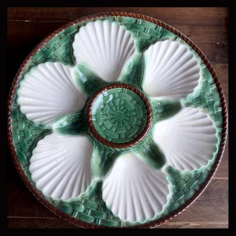 II.1069 FUENTE Y 12 PLATOS PARA OSTIONES