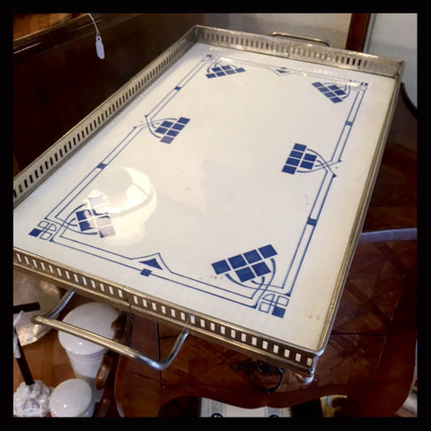 II.1062 BANDEJA DE PLAQUE Y LOZA PINTADA