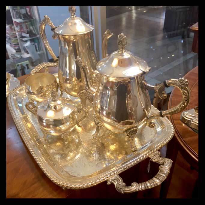 II.1058 JUEGO DE TÉ DE PLAQUÉ