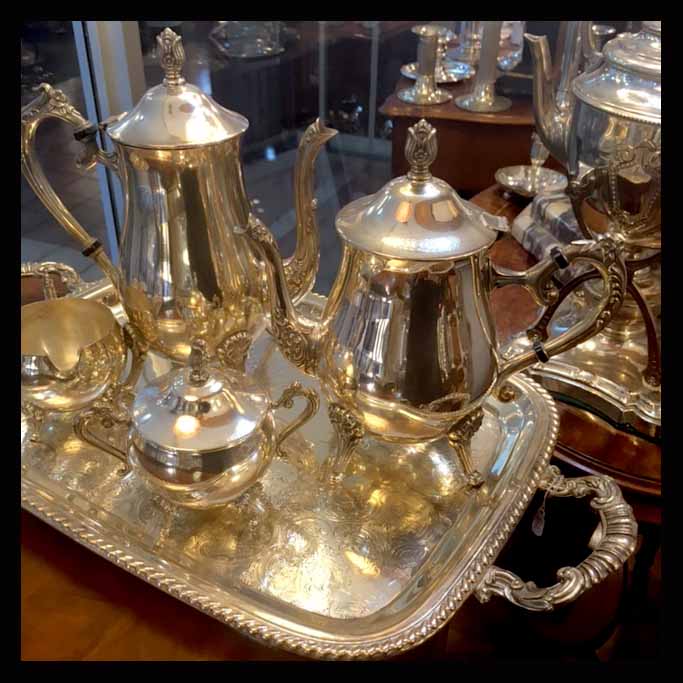 II.1058 JUEGO DE TÉ DE PLAQUÉ