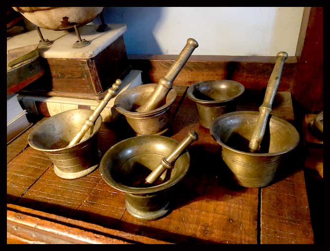 II.1670 MORTEROS DE BRONCE