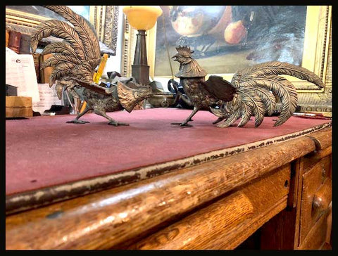 II.1686 PAR DE GALLOS DE BRONCE