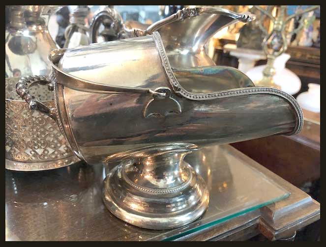 II.1688 QUESERA DE PLAQUÉ