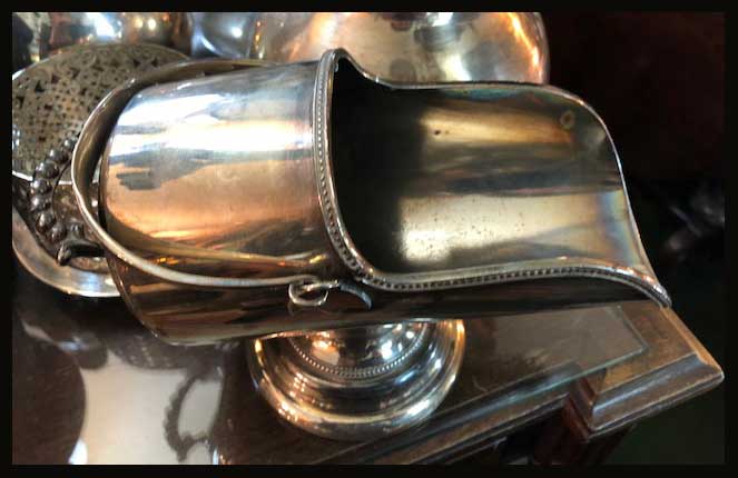 II.1688 QUESERA DE PLAQUÉ