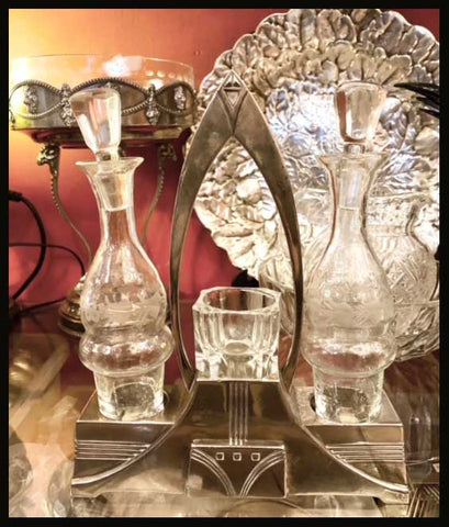 II.1693 ALCUZA ART DECÓ