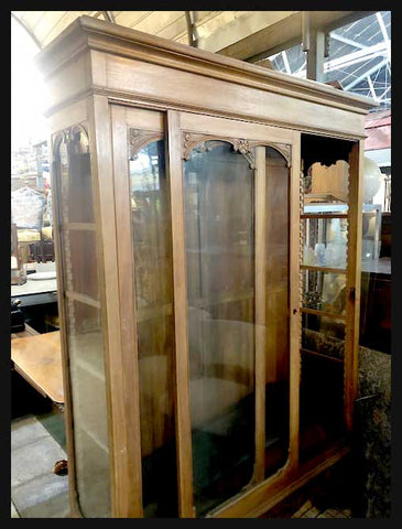 I.1449 LIBRERO VIDRIADO