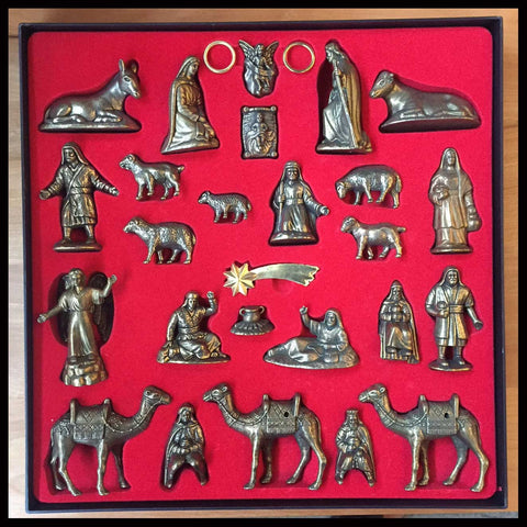 II.1517 PESEBRE DE BRONCE