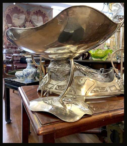 II.1717 CENTRO DE MESA DE PLAQUÉ