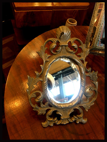 II.2261 ESPEJITOS DE MESA