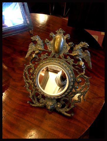 II.2261 ESPEJITOS DE MESA