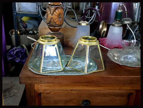 II.2267 PAR DE PANTALLAS BISELADAS