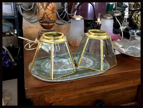 II.2267 PAR DE PANTALLAS BISELADAS